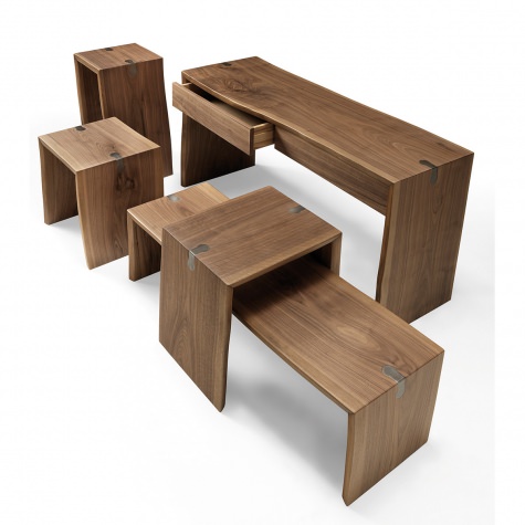 Complementi d\'arredo per il salotto in noce massello o rovere massello