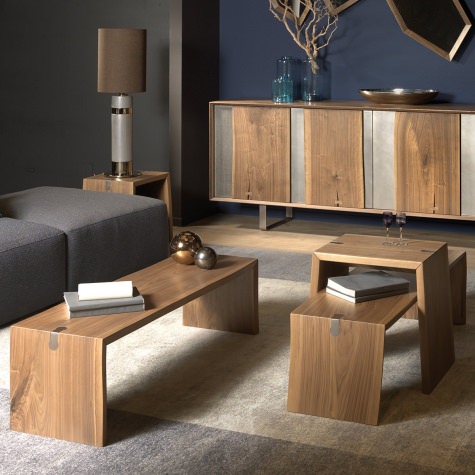 Complementi d\'arredo per il salotto in noce massello o rovere massello