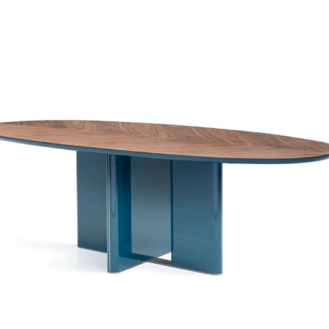 Tavolo ovale in legno di Noce americano con gambe in varianti laccate