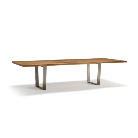 Vero Table with Minimal metal legs