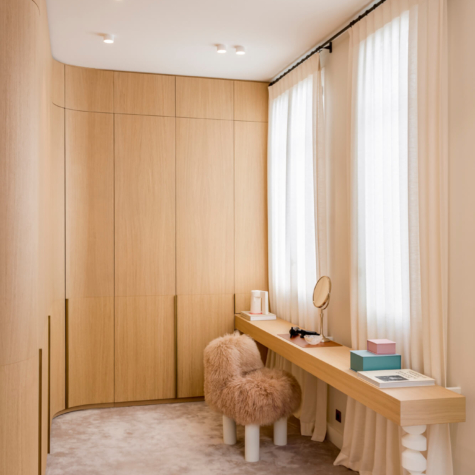 Cabina armadio su misura in legno stile moderno