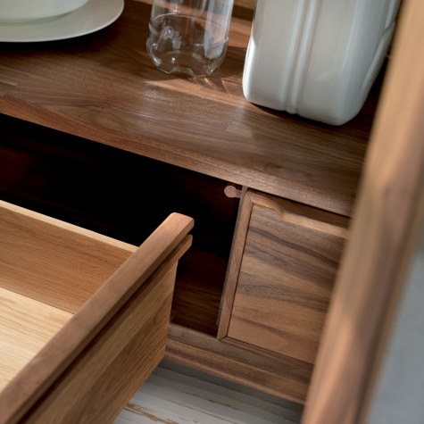 Glass cabinet in solid walnut with 2 doors and 2 drawers