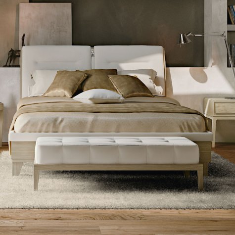 Upholstered bench for bedroom