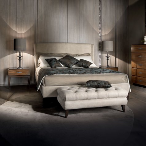 Letto in legno imbottito in stile contemporaneo