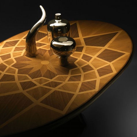 "Piazza del Campidoglio" oval table with V-shaped leg