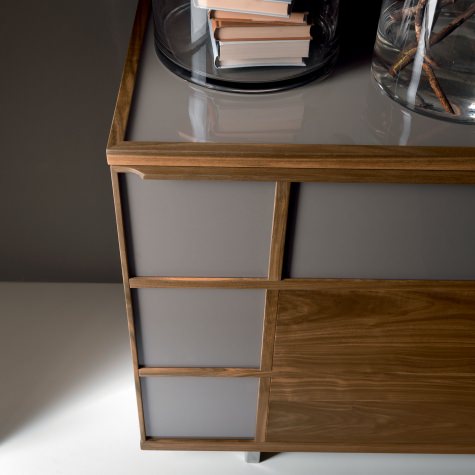 Credenza in noce o rovere massello a 3 ante, piedini in metallo
