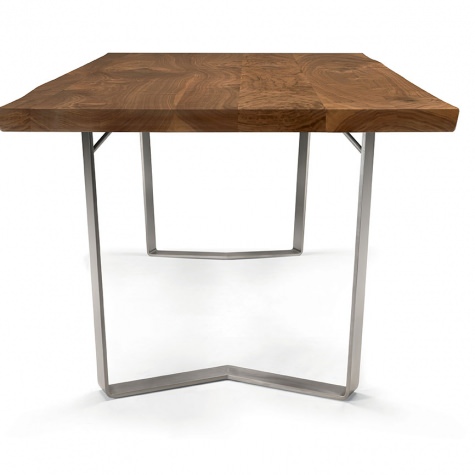 Vivo Table in solid walnut or oak