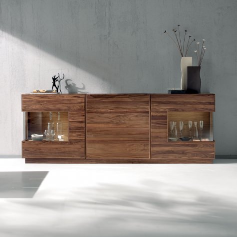 Credenza in noce massello a 2 ante Credenza in noce massello a 2 ante